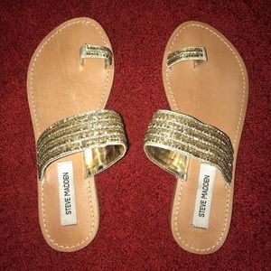 STEVE MADDEN CALABRA Gold Sandals